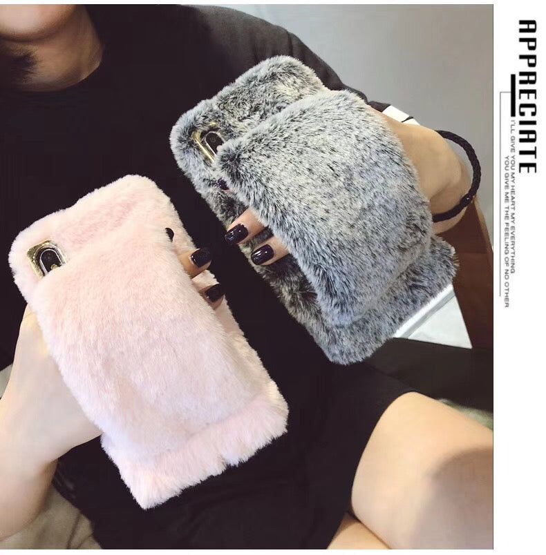 Winterprep™ Plush wristband phone case